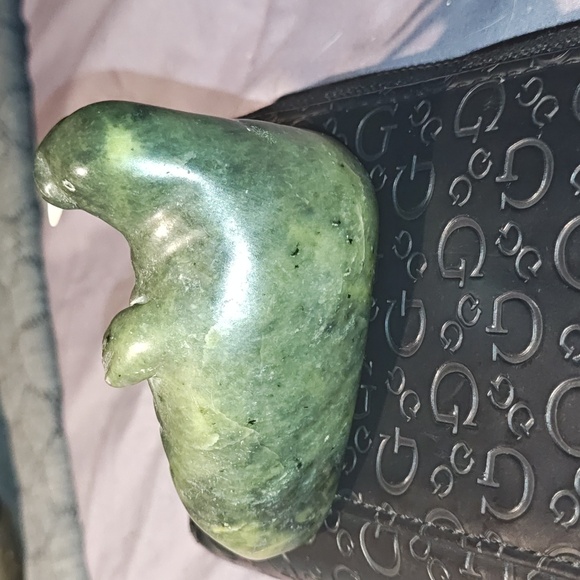 Canadian Jade Inuit Handcrarved Walrus Real Ivery Walrus Tusk - Picture 3 of 6